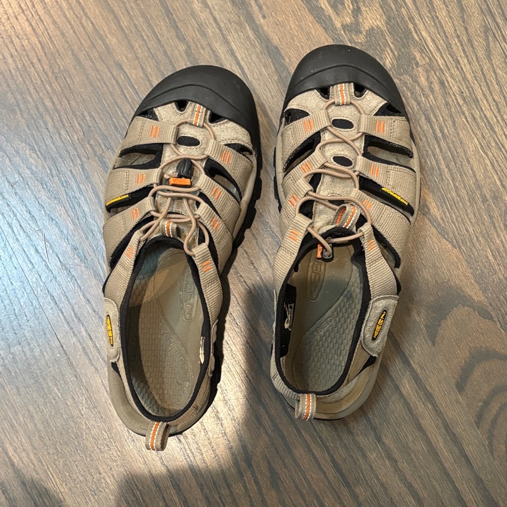 Keen men’s Closed-Toe Sandals in Khaki with Orange Trim